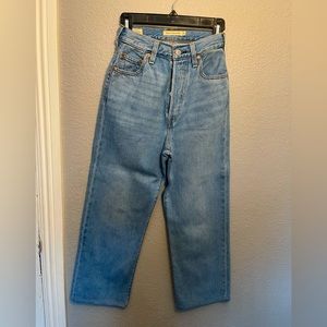 Levi’s size waist 24 length 25.5